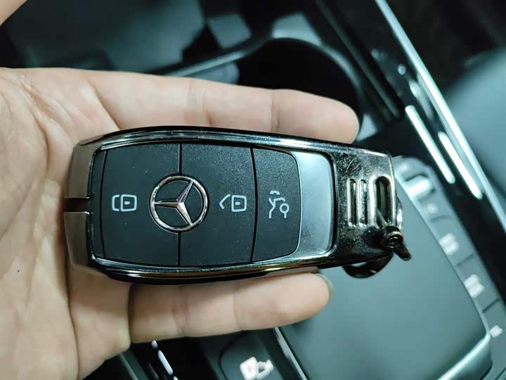 Фото 9 - Mercedes-Benz GLA-Class