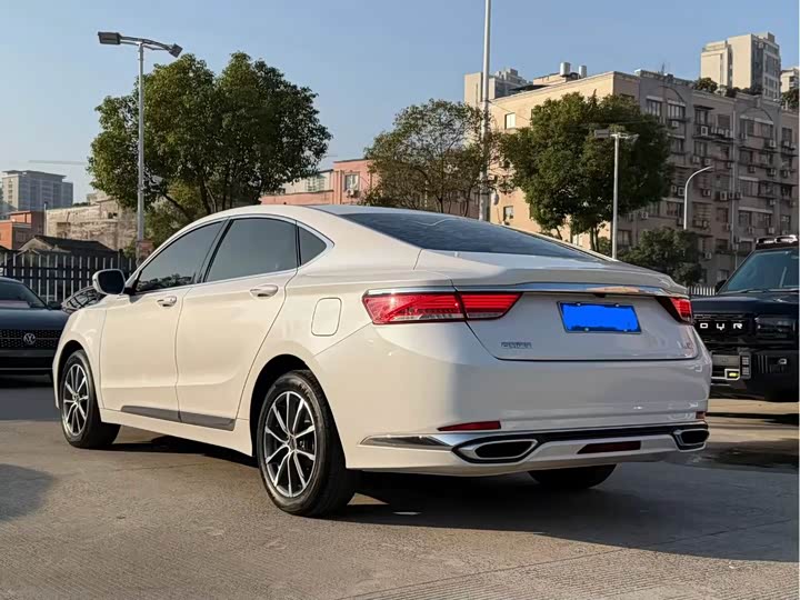 Фото 7 - Geely Emgrand GT