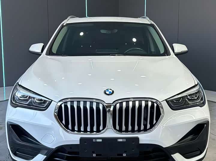 Фото 2 - BMW X1