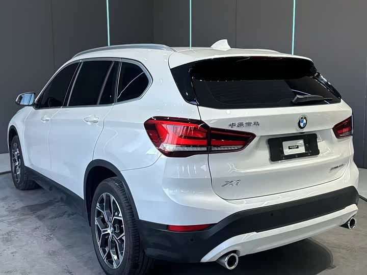 Фото 8 - BMW X1