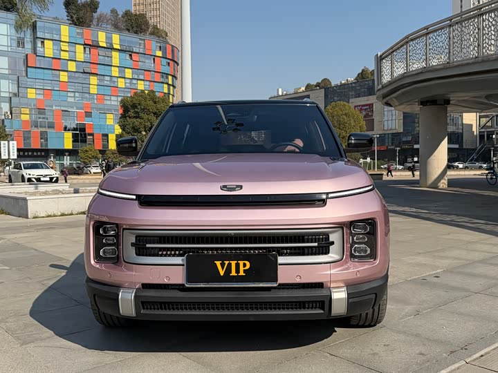 Фото 2 - Geely Icon