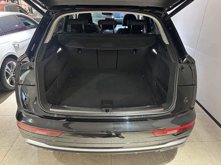 Фото 7 - Audi Q5L