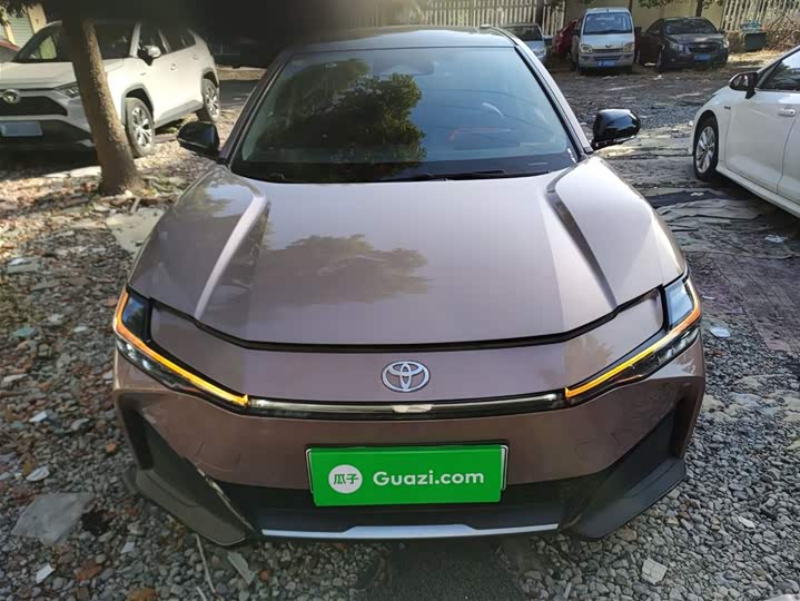 Фото 3 - Toyota bZ3