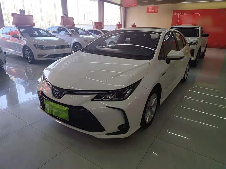 Фото 2 - Toyota Corolla