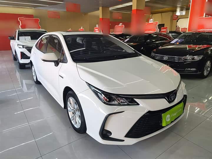 Фото 4 - Toyota Corolla