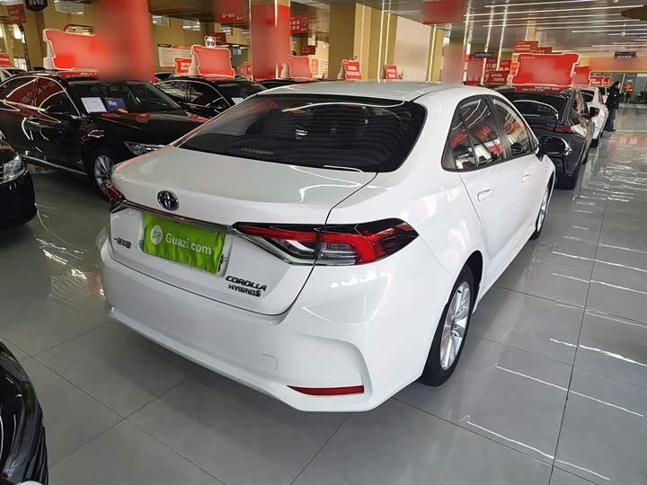 Фото 7 - Toyota Corolla