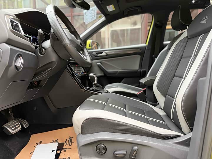 Фото 4 - Volkswagen T-Roc