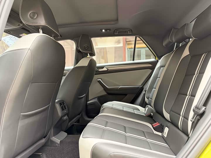 Фото 5 - Volkswagen T-Roc