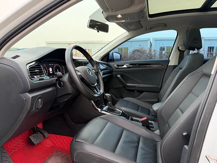 Фото 4 - Volkswagen T-Roc