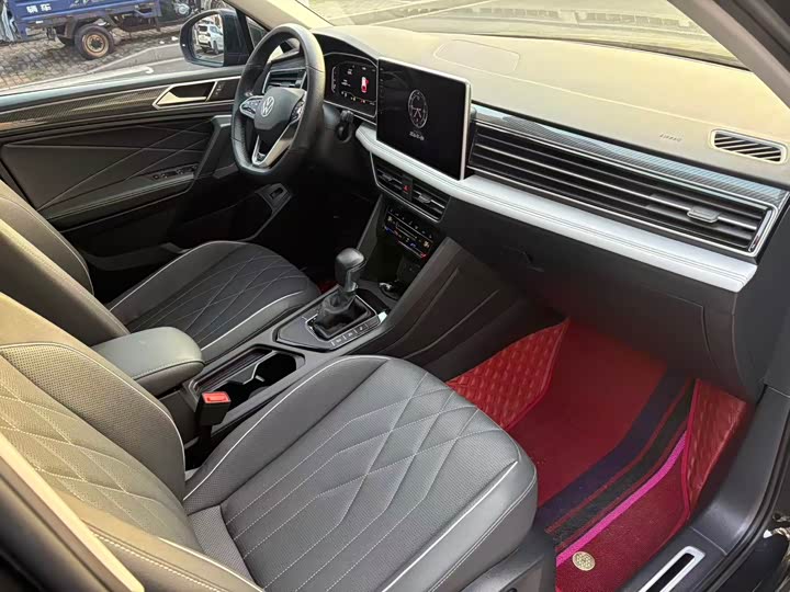 Фото 9 - Volkswagen Tiguan L Pro