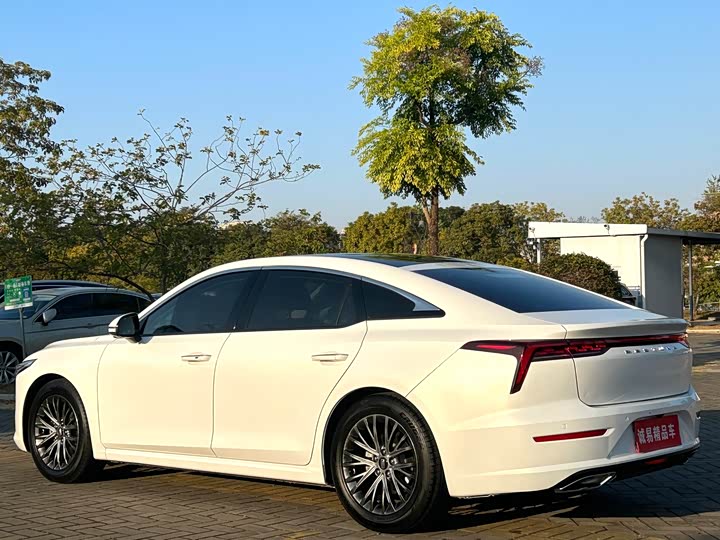 Фото 4 - Bestune B70