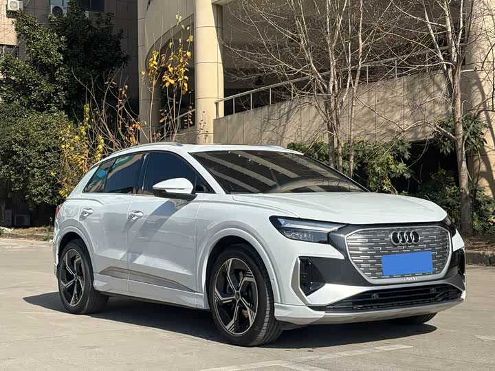 Фото 3 - Audi Q4 e-tron