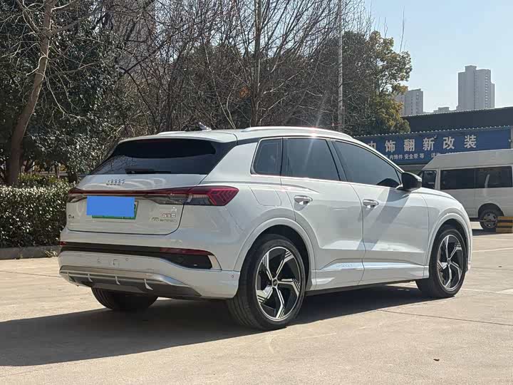 Фото 5 - Audi Q4 e-tron