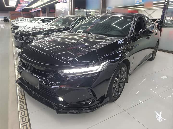 Фото 2 - Honda Inspire