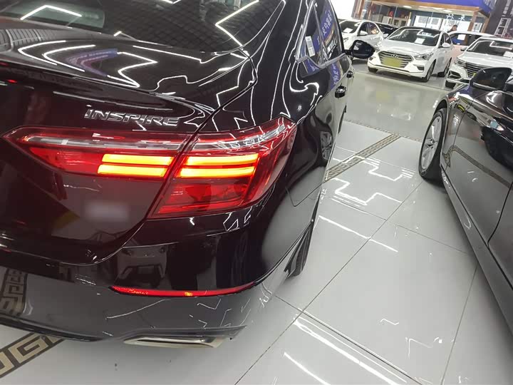 Фото 8 - Honda Inspire