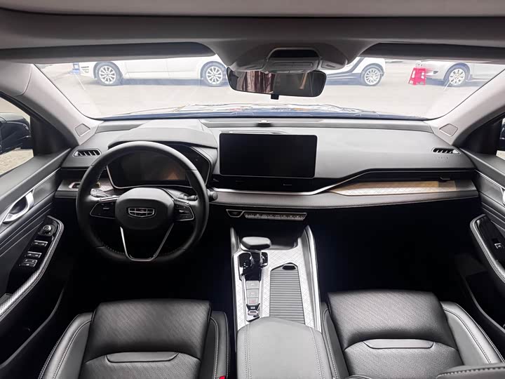 Фото 6 - Geely Preface