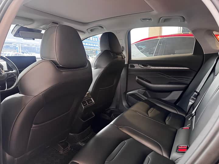 Фото 9 - Geely Preface