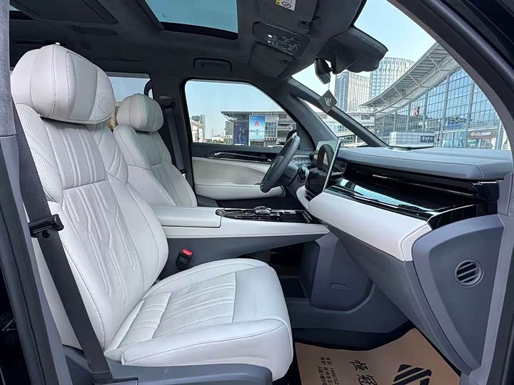 Фото 8 - Zeekr 009