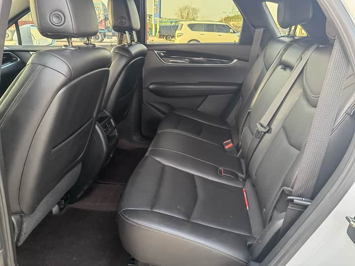 Фото 7 - Cadillac XT5