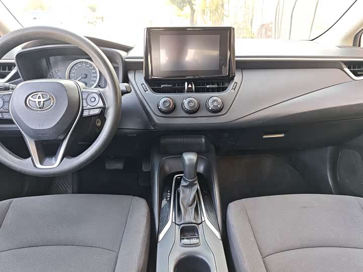 Фото 7 - Toyota Corolla