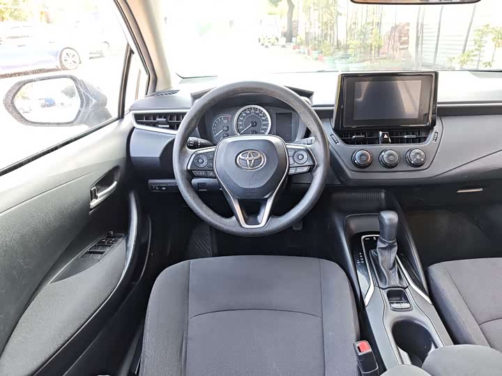 Фото 8 - Toyota Corolla