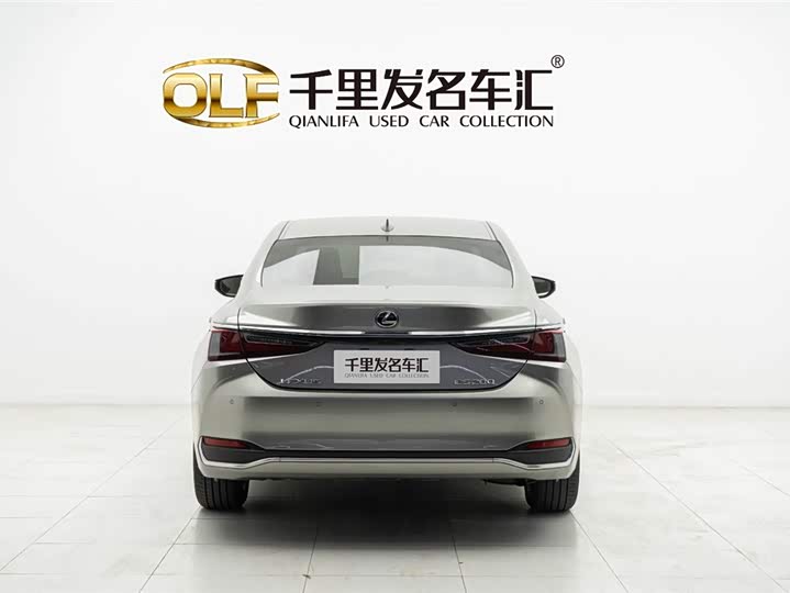 Фото 5 - Lexus ES