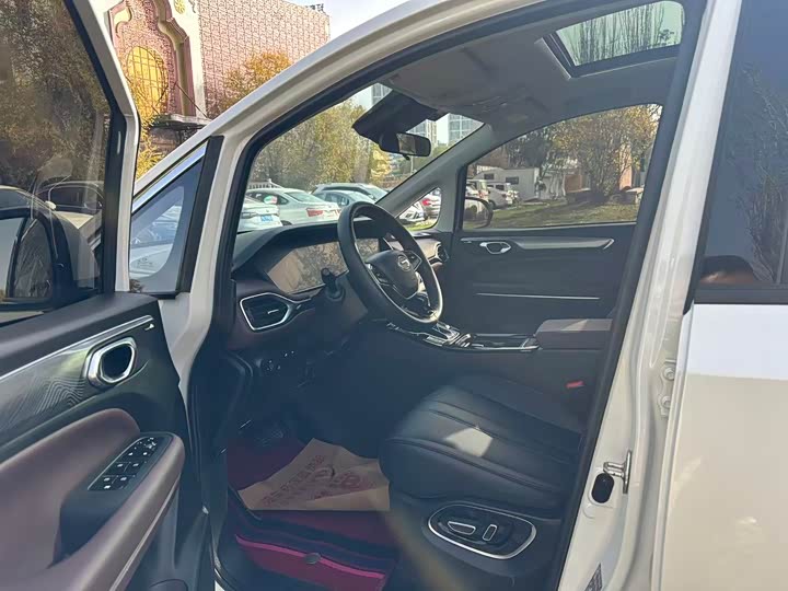 Фото 7 - GAC Trumpchi M6