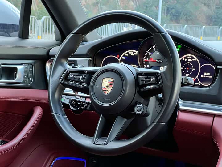 Фото 6 - Porsche Panamera