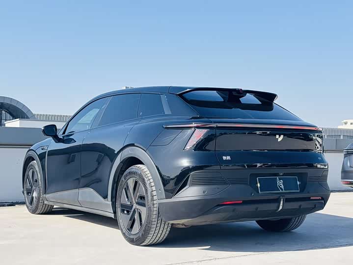 Фото 7 - Geely Jiyue 01