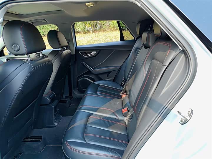 Фото 8 - Audi Q2L