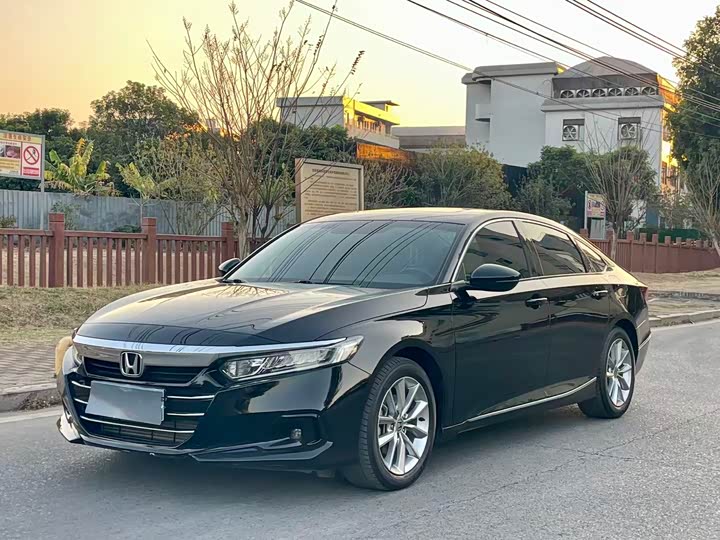 Фото 1 - Honda Accord