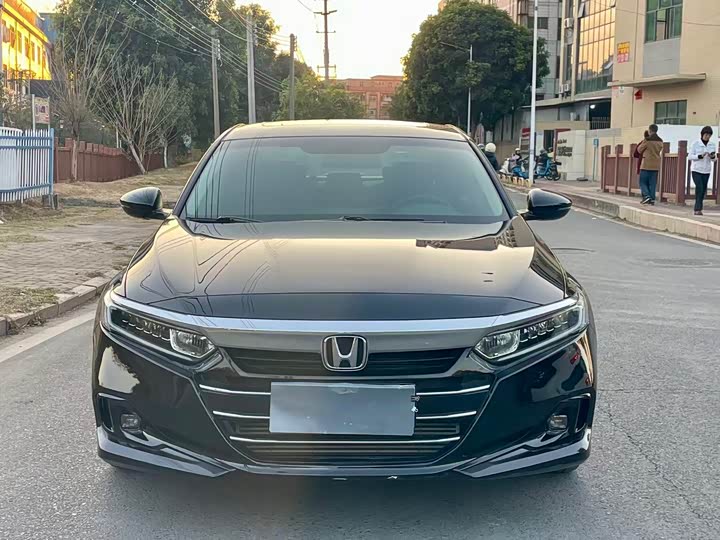 Фото 2 - Honda Accord