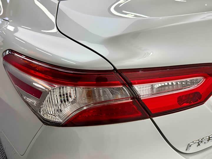 Фото 6 - Toyota Camry