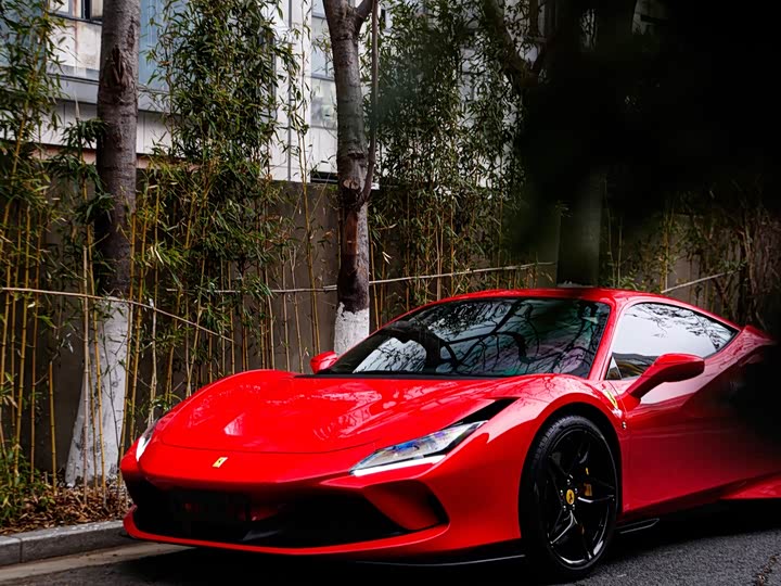 Фото 3 - Ferrari F8