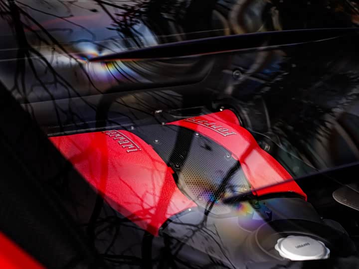 Фото 7 - Ferrari F8