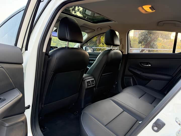 Фото 6 - Nissan Sylphy