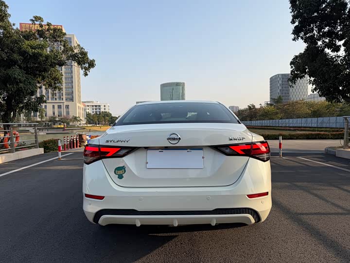 Фото 9 - Nissan Sylphy