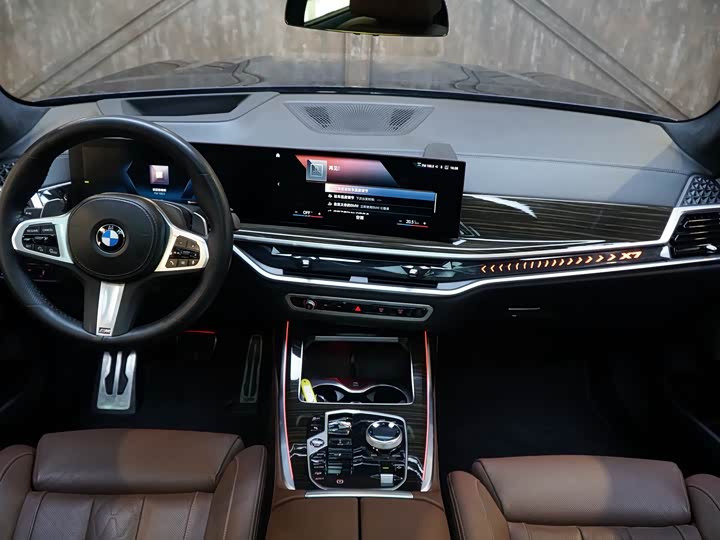 Фото 2 - BMW X7