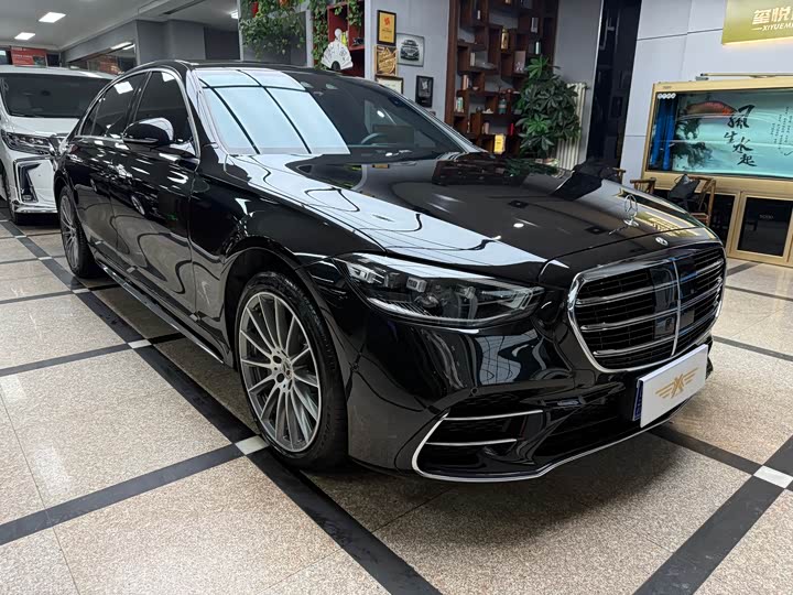 Фото 3 - Mercedes-Benz S-Class