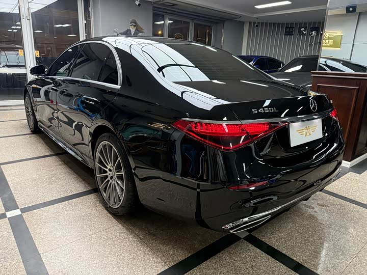 Фото 5 - Mercedes-Benz S-Class