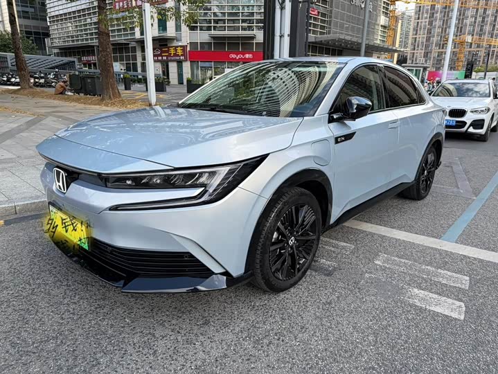 Фото 1 - Honda e:NP2