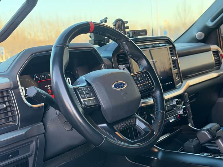 Фото 3 - Ford F-150 Raptor