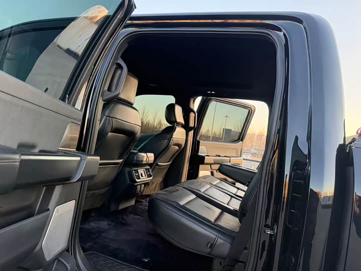 Фото 9 - Ford F-150 Raptor