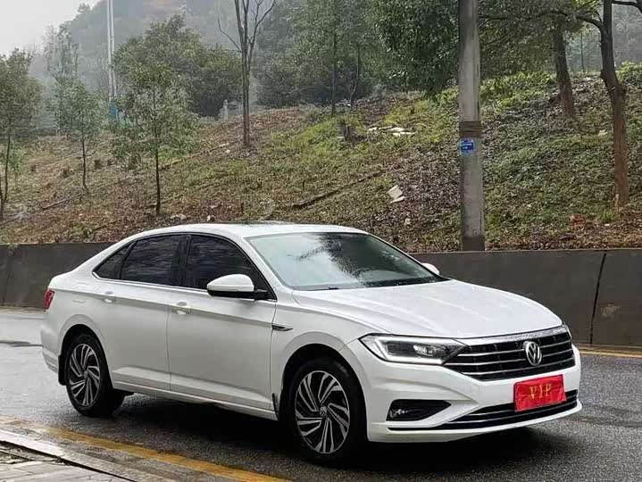 Фото 1 - Volkswagen Sagitar L