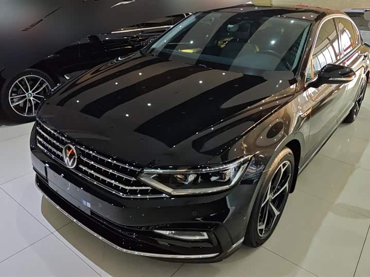 Фото 1 - Volkswagen Magotan