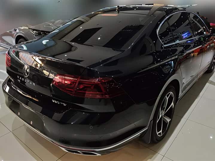 Фото 3 - Volkswagen Magotan