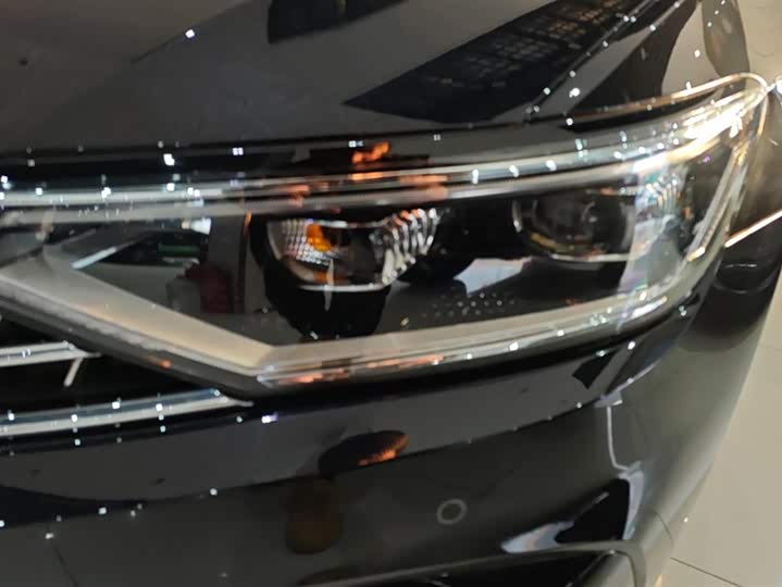 Фото 5 - Volkswagen Magotan