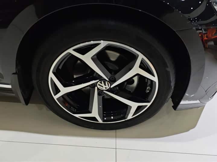 Фото 6 - Volkswagen Magotan