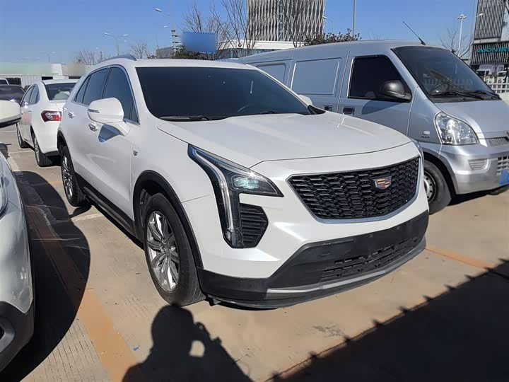 Фото 4 - Cadillac XT4