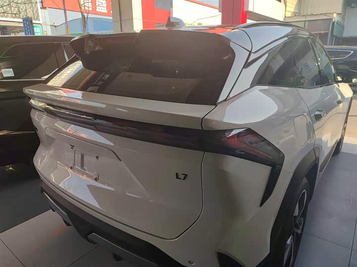 Фото 7 - Geely Galaxy L7